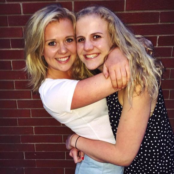 Meet your Posher, Caitlin