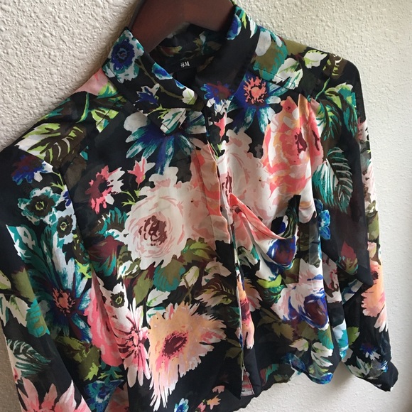 H&M Tops - H&M sheer floral print button down