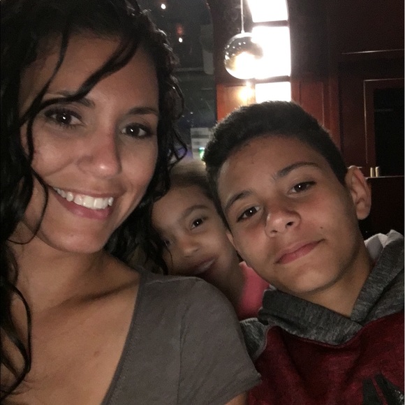 Meet your Posher, Jessica - Picture 3 of 3