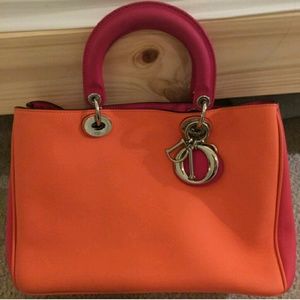 MAKE ME AN OFFER Diorissimo tote