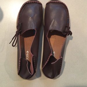Size 8.5 women's brown shoes, never worn!