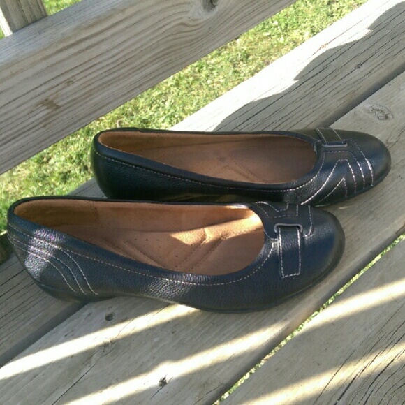 Naturalizer flats size 10