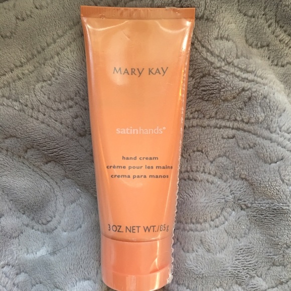 MK- Satin Hands Peach