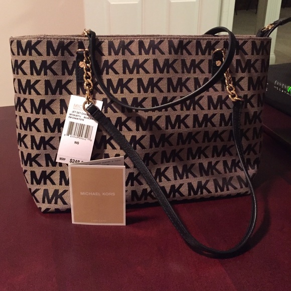 *****SOLD*****Michael Kors purse