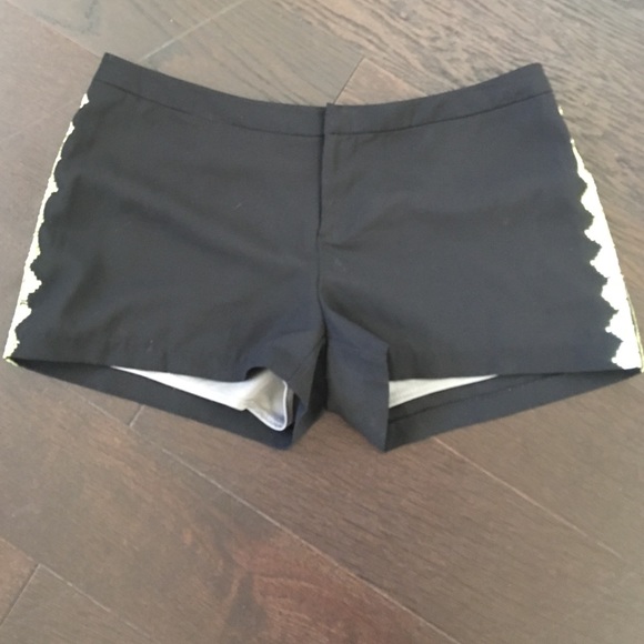 🎈 today only 🎈Guess shorts