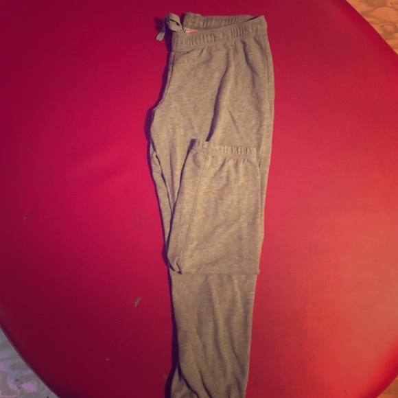 I only sleep in pink sweats💗 - Picture 1 of 4