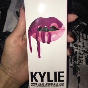Kylie Lip Kit in POSIE K