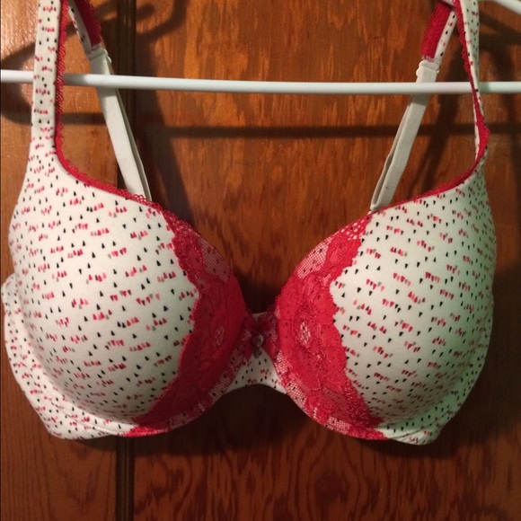 "Body by Victoria Perfect Shape" Bra