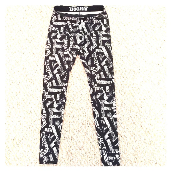 SOLD ELSE WHERE Nike leggings
