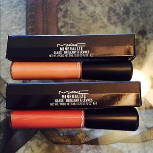 M.A.C Mineralize lipglass