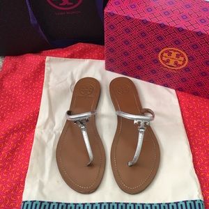 Tory Burch Silver T Logo Thong size 8.5