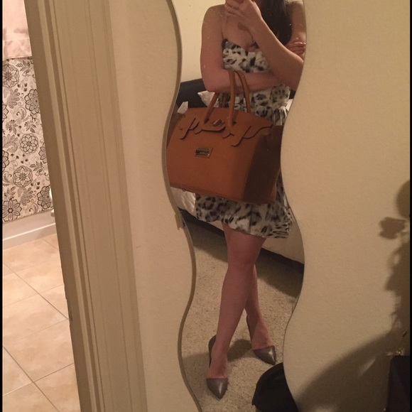 Omia leather Satchel! Brand New $1190 retail - Picture 3 of 8