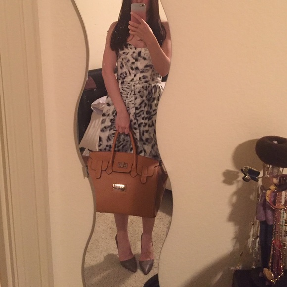 Omia leather Satchel! Brand New $1190 retail - Picture 4 of 8