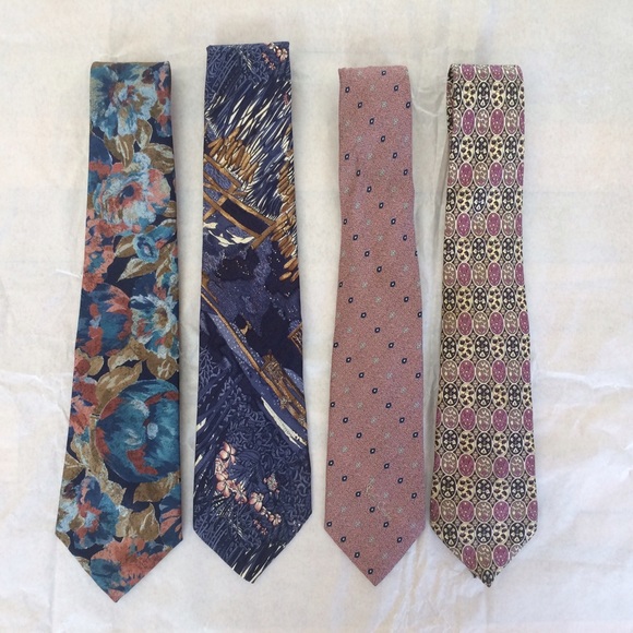 Lot of 4 PIERRE CARDIN Neck Ties- Christmas gift!