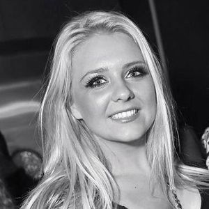 Meet your Posher, Courtney