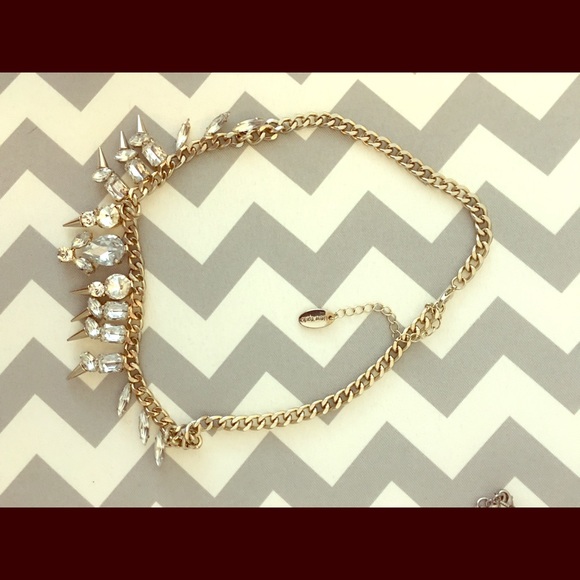 Gold toned "diamond" and spikes necklace 16"