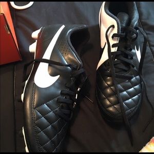 Soccer cleats