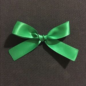 Green knot bow