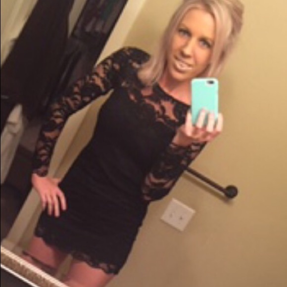 Black dress - Picture 2 of 4