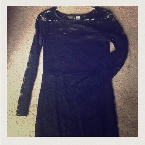 Black dress - Picture 4 of 4