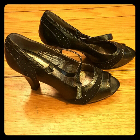 NEW Sofft Leather Peep Toe Heels Sz 8