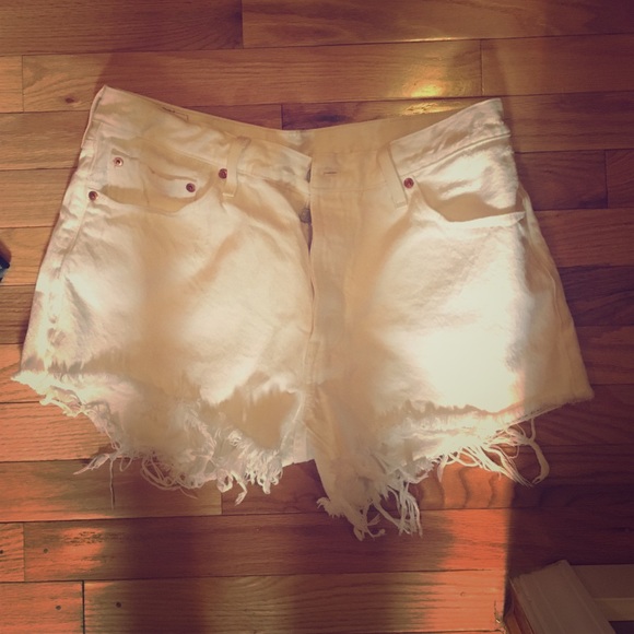 White Levi shorts