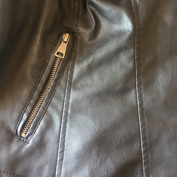 leather jacket - Picture 3 of 3