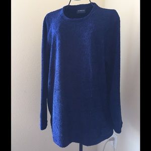 Sloppy sweater oversized and stretchy! Soft weave.