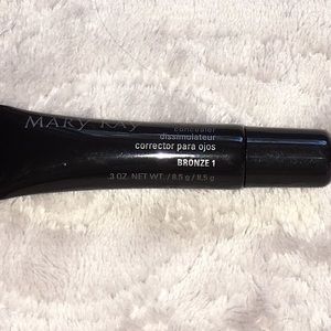 MK- concealer