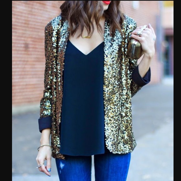 Urban Outfitters Jackets & Blazers - Lovely holidays ready sequin blazer