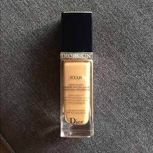 DIORSKIN STAR FOUNDATION