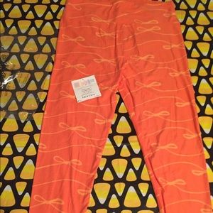 LulaRoe leggings TC coral with bows