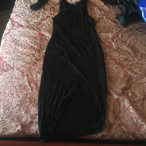 Black dress - Picture 3 of 3