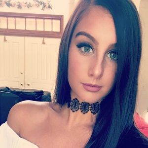 Meet your Posher, Brooke