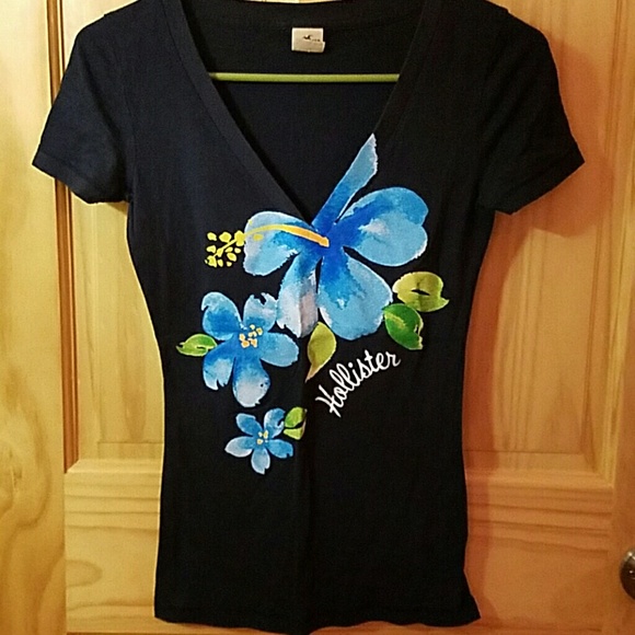 Navy blue tee