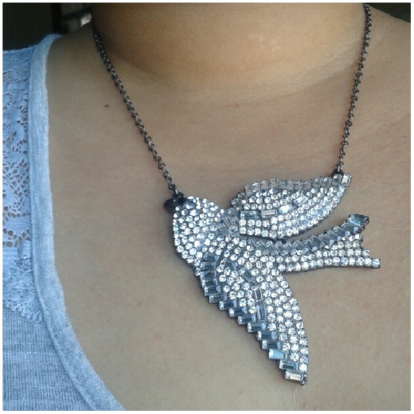 Sparrow pendant necklace