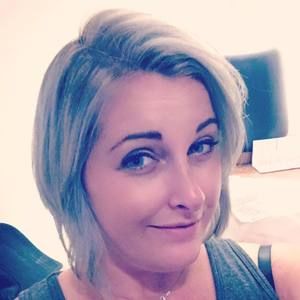 Meet your Posher, Caitlin