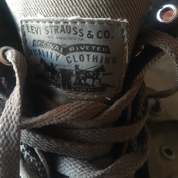 Grey Levi's Shoes - Picture 3 of 4