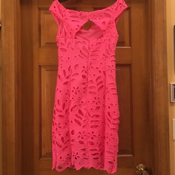 Beautiful of the shoulder lace dress! - Picture 2 of 4