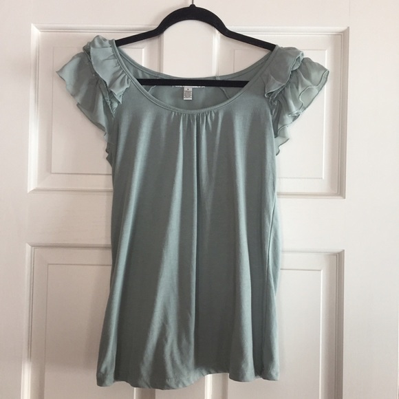 Lace ruffle sleeve top - Picture 3 of 3