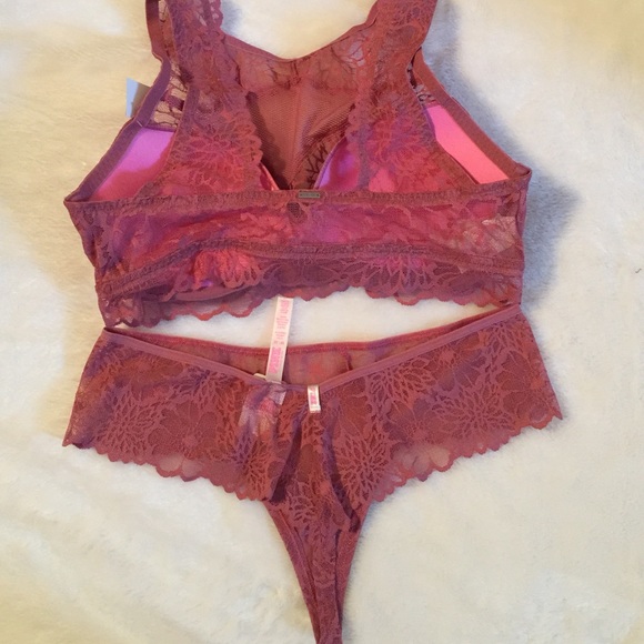 ✋🏻SOLD✋🏻 Pink Victoria's Secret bundle - Picture 3 of 4