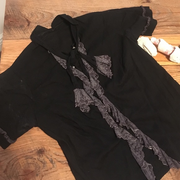 Vintage blouse with lace detail - Picture 2 of 2