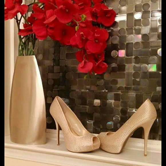JLO Blingy Blush Pumps