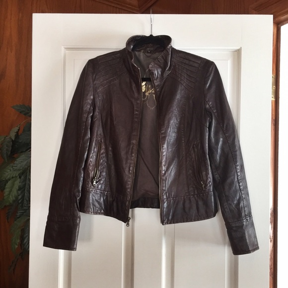 GUESS Genuine leather jacket MOVING SALE - Picture 2 of 4