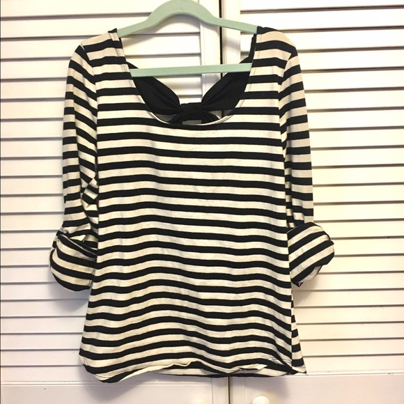 Bow Show-Off-Back Striped Top - Picture 2 of 2