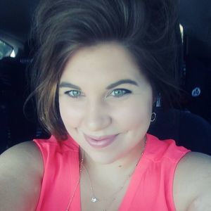 Meet your Posher, Hayley