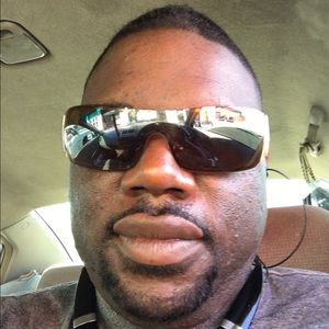 Meet your Posher, Adrian