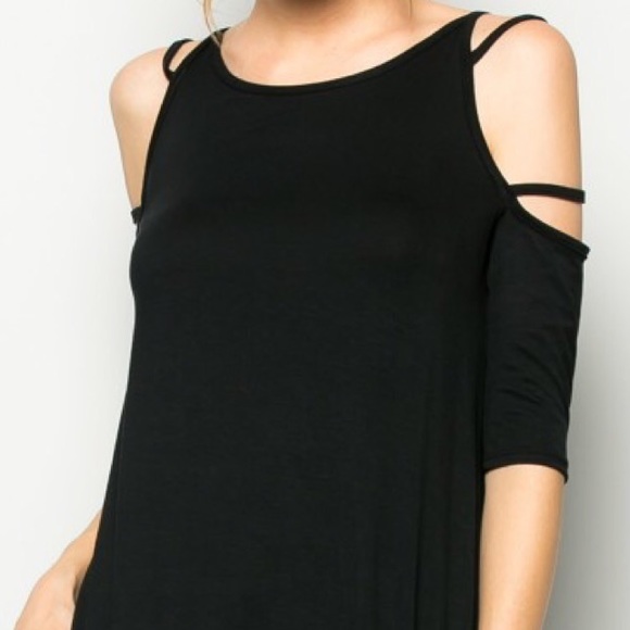 ❣️1 LEFT❣️BLACK COLD SHOULDER TUNIC - Picture 3 of 3