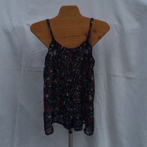 Light floral tanktop