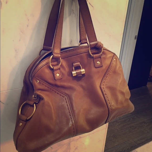 Classic YSL Muse bag. Beautiful color